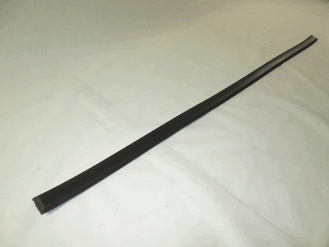 ZUNANJI PROFILI IN LETVE OEM N. 7704001616 ORIGINAL REZERVNI DEL RENAULT 9 L42 (1981 - 1988)BENZINA LETNIK 1981