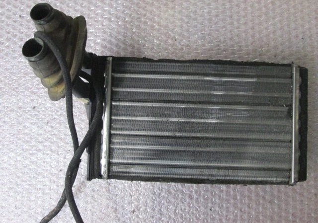 GRELEC RADIATORJA OEM N. 8D1819031A ORIGINAL REZERVNI DEL AUDI A4 B5 BER/SW (1994 - 12/2000) DIESEL LETNIK 1996