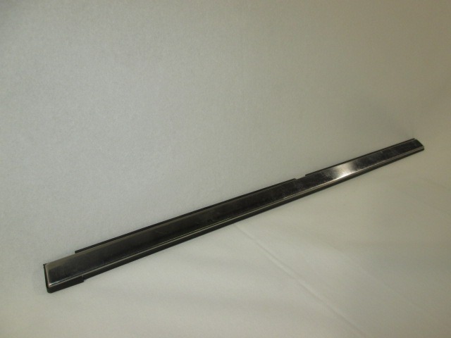 ZUNANJI PROFILI IN LETVE OEM N.  ORIGINAL REZERVNI DEL LANCIA BETA 828 (1972 - 1984)BENZINA LETNIK 1972