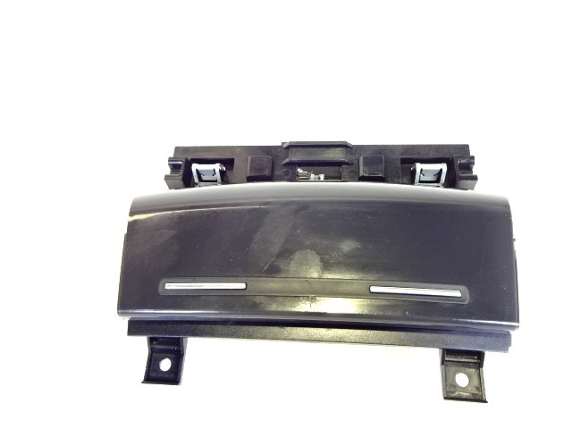 PEPELNIK / DRZALA ZA PIJACO OEM N. 8P0857951 ORIGINAL REZERVNI DEL AUDI A3 MK2 8P 8PA 8P1 (2003 - 2008)DIESEL LETNIK 2005