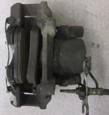 SPREDNJE LEVE ZAVORNE CELJUSTI  OEM N. 8E0615123D ORIGINAL REZERVNI DEL AUDI A4 B5 BER/SW (1994 - 12/2000) DIESEL LETNIK 1996