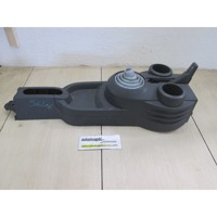 PLASTIKA MED SEDEZI BREZ NASLONJALA ROK OEM N. MN108248 ORIGINAL REZERVNI DEL MITSUBISHI COLT Z30 Z3_A Z2_A MK6 (2004 - 2009) BENZINA LETNIK 2006