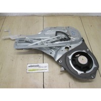 MEHANIZEM ZA ZADNJA VRATA  OEM N. 834022K000 ORIGINAL REZERVNI DEL KIA SOUL AM MK1 (2008 - 2013) DIESEL LETNIK 2010