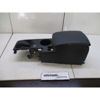 NASLON ZA ROKE/SREDINSKA KONZOLA OEM N. 92132FG050 ORIGINAL REZERVNI DEL SUBARU IMPREZA GR GH G3 (06/2007 - 04/2013) BENZINA/GPL LETNIK 2009