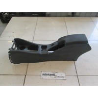 NASLON ZA ROKE/SREDINSKA KONZOLA OEM N. 969100017R ORIGINAL REZERVNI DEL RENAULT MEGANE MK3 BZ0/1 B3 DZ0/1 KZ0/1 BER/SPORTOUR/ESTATE (2009 - 2015) DIESEL LETNIK 2010