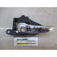 NOTRANJA KLJUKA  OEM N. 6920620180C0 ORIGINAL REZERVNI DEL TOYOTA AVENSIS VERSO M2 (2001 - 2004) DIESEL LETNIK 2002