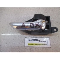 NOTRANJA KLJUKA  OEM N. 6920520180C0 ORIGINAL REZERVNI DEL TOYOTA AVENSIS VERSO M2 (2001 - 2004) DIESEL LETNIK 2002