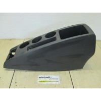 PLASTIKA MED SEDEZI BREZ NASLONJALA ROK OEM N. 589010F010B0 ORIGINAL REZERVNI DEL TOYOTA COROLLA VERSO ZER ZZE12 R1 (2004 - 2009) BENZINA LETNIK 2005