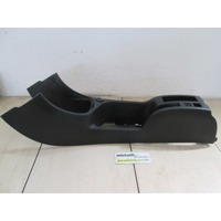 PLASTIKA MED SEDEZI BREZ NASLONJALA ROK OEM N. 9634495677 ORIGINAL REZERVNI DEL PEUGEOT 307 3A/B/C/E/H BER/SW/CABRIO (2001 - 2009) DIESEL LETNIK 2002