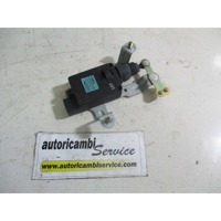 ZAKLEPANJE PRTLJA?NIH VRAT  OEM N. 9575026000 ORIGINAL REZERVNI DEL HYUNDAI SANTA FE SM MK1 (2000 - 2006) DIESEL LETNIK 2002