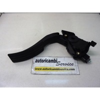 PEDALI OEM N. 180029347R ORIGINAL REZERVNI DEL RENAULT CAPTUR J5 H5 (2013 - 2019) DIESEL LETNIK 2015