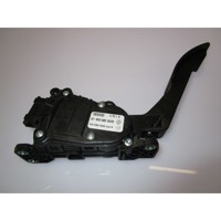 PEDALI OEM N. 8200385506 ORIGINAL REZERVNI DEL DACIA LOGAN MK1 (2004 - 2013) DIESEL LETNIK 2011