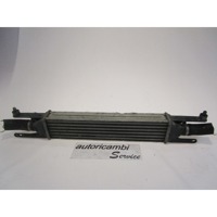 HLADILNIK INTERCOOLER OEM N. 55700449 ORIGINAL REZERVNI DEL FIAT GRANDE PUNTO 199 (2005 - 2012) DIESEL LETNIK 2007