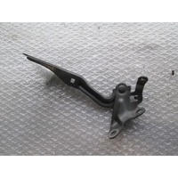 PANTI POKROVA MOTORJA OEM N. GJ6A52420 ORIGINAL REZERVNI DEL MAZDA 6 GG GY (2003-2008) DIESEL LETNIK 2005