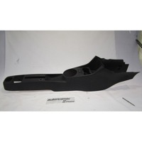 PLASTIKA MED SEDEZI BREZ NASLONJALA ROK OEM N. 5J0863241 ORIGINAL REZERVNI DEL SKODA FABIA MK2 542 545 BER/SW (2007 - 2014) BENZINA LETNIK 2008