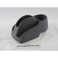 PLASTIKA MED SEDEZI BREZ NASLONJALA ROK OEM N. 58911-0H010 ORIGINAL REZERVNI DEL TOYOTA AYGO B1 (2005 - 2009) BENZINA LETNIK 2008