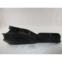 PLASTIKA MED SEDEZI BREZ NASLONJALA ROK OEM N. 735487376 ORIGINAL REZERVNI DEL FIAT PUNTO EVO 199 (2009 - 2012)  DIESEL LETNIK 2011