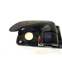 NOTRANJA KLJUKA  OEM N. 826102K010 ORIGINAL REZERVNI DEL KIA SOUL AM MK1 (2008 - 2013) DIESEL LETNIK 2009