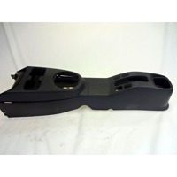 PLASTIKA MED SEDEZI BREZ NASLONJALA ROK OEM N. 75811-79J0 ORIGINAL REZERVNI DEL SUZUKI SX4 EY GY (2006 - 2010) DIESEL LETNIK 2009