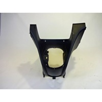 PLASTIKA MED SEDEZI BREZ NASLONJALA ROK OEM N. 735345797 ORIGINAL REZERVNI DEL LANCIA Y YPSILON 843 (2003-2006) DIESEL LETNIK 2004