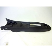 PLASTIKA MED SEDEZI BREZ NASLONJALA ROK OEM N. 735324339 ORIGINAL REZERVNI DEL LANCIA Y YPSILON 843 (2003-2006) BENZINA LETNIK 2006
