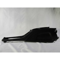 PLASTIKA MED SEDEZI BREZ NASLONJALA ROK OEM N. 735487376 ORIGINAL REZERVNI DEL FIAT PUNTO EVO 199 (2009 - 2012)  DIESEL LETNIK 2011