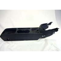 PLASTIKA MED SEDEZI BREZ NASLONJALA ROK OEM N. 0526-1007926-01 ORIGINAL REZERVNI DEL FORD FIESTA CB1 CNN MK6 (09/2008 - 11/2012) BENZINA/GPL LETNIK 2010