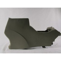 PLASTIKA MED SEDEZI BREZ NASLONJALA ROK OEM N. 735448035 ORIGINAL REZERVNI DEL FIAT CROMA 194 MK2 (2005 - 10/2007)  DIESEL LETNIK 2006