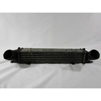 HLADILNIK INTERCOOLER OEM N. 3093796 ORIGINAL REZERVNI DEL BMW SERIE 3 BER/SW/COUPE/CABRIO E90/E91/E92/E93 LCI R (2009 - 2012) DIESEL LETNIK 2010