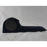 PLASTIKA MED SEDEZI BREZ NASLONJALA ROK OEM N. 0001852V008 ORIGINAL REZERVNI DEL SMART FORTWO CITY-COUPE CABRIO 450 MK1 (1998 - 2007) BENZINA LETNIK 2000