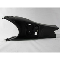 PLASTIKA MED SEDEZI BREZ NASLONJALA ROK OEM N. 735429498 ORIGINAL REZERVNI DEL FIAT 500 CINQUECENTO 312 MK3 (2007 - 2015) BENZINA LETNIK 2008
