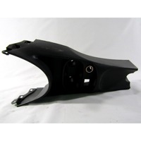 PLASTIKA MED SEDEZI BREZ NASLONJALA ROK OEM N. 735429498 ORIGINAL REZERVNI DEL FIAT 500 CINQUECENTO 312 MK3 (2007 - 2015) BENZINA LETNIK 2008