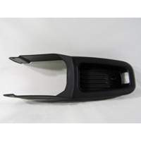 PLASTIKA MED SEDEZI BREZ NASLONJALA ROK OEM N. 735351131 ORIGINAL REZERVNI DEL FIAT DOBLO 223 MK1 R (2005 - 2009) BENZINA/METANO LETNIK 2009
