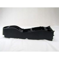 PLASTIKA MED SEDEZI BREZ NASLONJALA ROK OEM N. 5890152060B0 ORIGINAL REZERVNI DEL TOYOTA URBAN CRUISER P1 (2009 - 2014) DIESEL LETNIK 2010