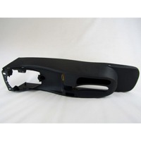 PLASTIKA MED SEDEZI BREZ NASLONJALA ROK OEM N. 8200631623 ORIGINAL REZERVNI DEL RENAULT MODUS F/JP0 (2004 - 2008) DIESEL LETNIK 2007