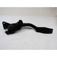 PEDALI OEM N. 327004D000 ORIGINAL REZERVNI DEL KIA CARNIVAL VQ MK2 (2006 - 2014)DIESEL LETNIK 2009