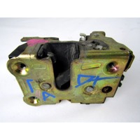 CENTRALNI ZAKLEP SPREDNJIH VRAT  OEM N. 8200727504 ORIGINAL REZERVNI DEL RENAULT KANGOO KC0/1 MK1 (1998 - 2003) DIESEL LETNIK 2002