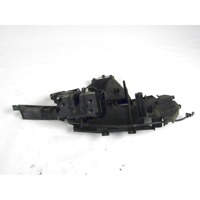 CENTRALNI ZAKLEP SPREDNJIH VRAT  OEM N. 7M5A-R21812-AA ORIGINAL REZERVNI DEL FORD FOCUS CMAX DM2 MK1 R (04/2007 - 2010) DIESEL LETNIK 2008