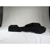 PLASTIKA MED SEDEZI BREZ NASLONJALA ROK OEM N. 13116955 ORIGINAL REZERVNI DEL OPEL ASTRA H A04 L48 L08 L35 L67 R 5P/3P/SW (2007 - 2010) DIESEL LETNIK 2008