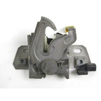 ZAKLEP POKROVA MOTORJA  OEM N. 30716530 ORIGINAL REZERVNI DEL VOLVO V50 545 (2004 - 05/2007) DIESEL LETNIK 2005