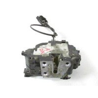 CENTRALNI ZAKLEP SPREDNJIH VRAT  OEM N. 825020011R ORIGINAL REZERVNI DEL RENAULT MASTER JV FV EV HV UV MK3 (DAL 2010)DIESEL LETNIK 2011