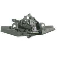 ZAKLEP POKROVA MOTORJA  OEM N. 535100F030 ORIGINAL REZERVNI DEL TOYOTA COROLLA VERSO ZER ZZE12 R1 (2004 - 2009) DIESEL LETNIK 2006