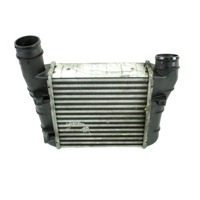 HLADILNIK INTERCOOLER OEM N. 8E0145805S ORIGINAL REZERVNI DEL AUDI A4 B7 8EC 8ED 8HE BER/SW/CABRIO (2004 - 2007) DIESEL LETNIK 2007