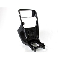 PLASTIKA MED SEDEZI BREZ NASLONJALA ROK OEM N. 1302389 ORIGINAL REZERVNI DEL VOLVO XC60 156 (2008 - 2013)DIESEL LETNIK 2012