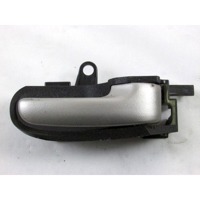 NOTRANJA KLJUKA  OEM N. 692050D060B1 ORIGINAL REZERVNI DEL TOYOTA YARIS P1 MK1 R (2003 - 2005)BENZINA LETNIK 2003