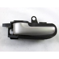 NOTRANJA KLJUKA  OEM N. 692060D060B1 ORIGINAL REZERVNI DEL TOYOTA YARIS P1 MK1 R (2003 - 2005)BENZINA LETNIK 2003