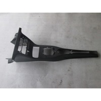 PLASTIKA MED SEDEZI BREZ NASLONJALA ROK OEM N. 6N0863243AEC81 ORIGINAL REZERVNI DEL VOLKSWAGEN POLO 6N2 (10/1999 - 04/2002)DIESEL LETNIK 2001