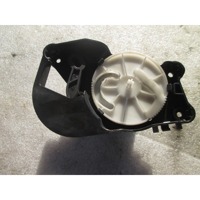 MOTORCEK OGREVANJA OEM N. 985459H ORIGINAL REZERVNI DEL BMW SERIE 1 BER/COUPE/CABRIO E81/E82/E87/E88 (2003 - 2007) DIESEL LETNIK 2005