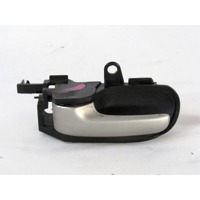 NOTRANJA KLJUKA  OEM N. 692060D060B1 ORIGINAL REZERVNI DEL TOYOTA YARIS P1 MK1 R (2003 - 2005)BENZINA LETNIK 2003