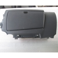 PREDAL ZA DOKUMENTE OEM N. 51167135597 ORIGINAL REZERVNI DEL BMW SERIE 1 BER/COUPE/CABRIO E81/E82/E87/E88 (2003 - 2007) DIESEL LETNIK 2004